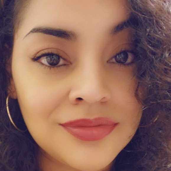 Meet your Posher, Sandra - Picture 1 of 1